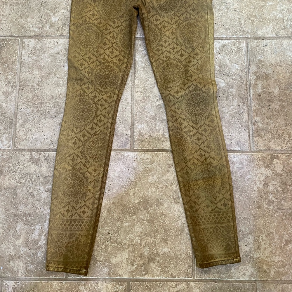 Woman’s Jeans . For all 7 mankind. Size 28 skinny , beautiful